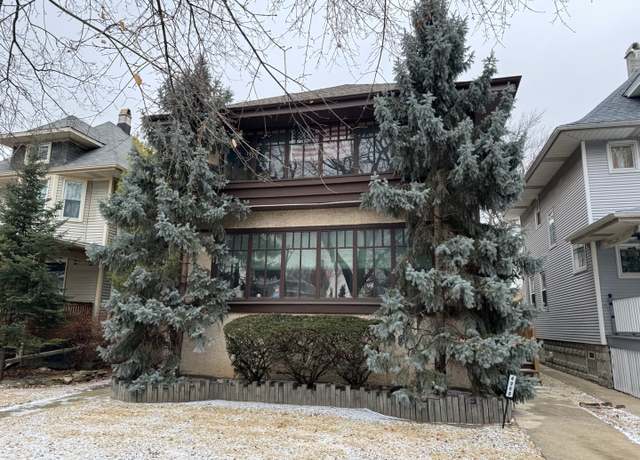 Property at 4968 W Berteau Ave, Chicago, IL 60641, 5 beds, 2.5 baths