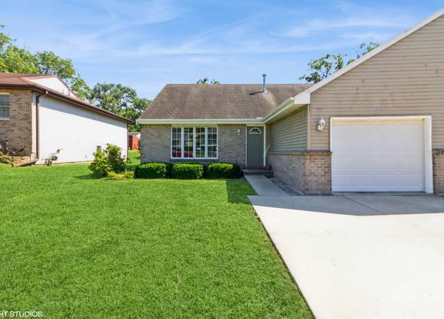 Property at 107 Woodview Ln, Marseilles, IL 61341, 3 beds, 2 baths