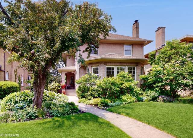 Property at 1009 N Oak Park Ave, Oak Park, IL 60302, 3 beds, 2.5 baths