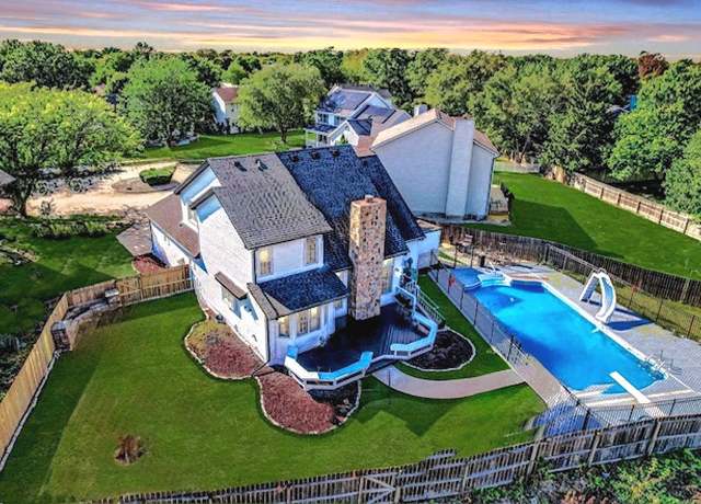 Property at 2501 Woodridge Pl, Champaign, IL 61822, 4 beds, 3.5 baths