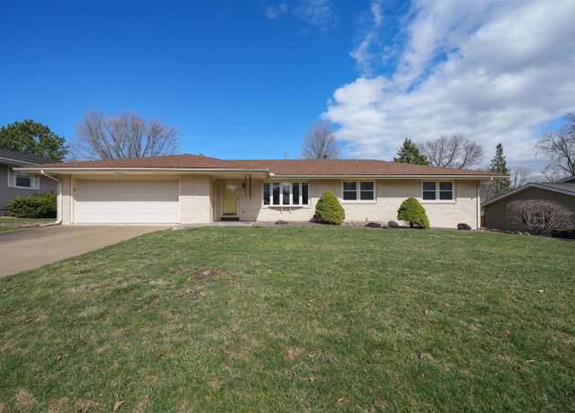 Property at 212 Riss Dr, Normal, IL 61761, 3 beds, 3 baths