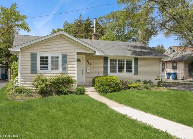 Property at 656 S York St, Elmhurst, IL 60126, 3 beds, 1.5 baths