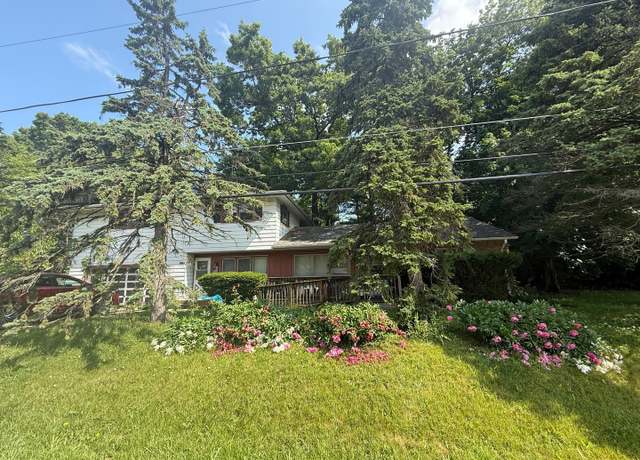 Property at 10140 W York House Rd, Beach Park, IL 60087, 5 beds, 2 baths