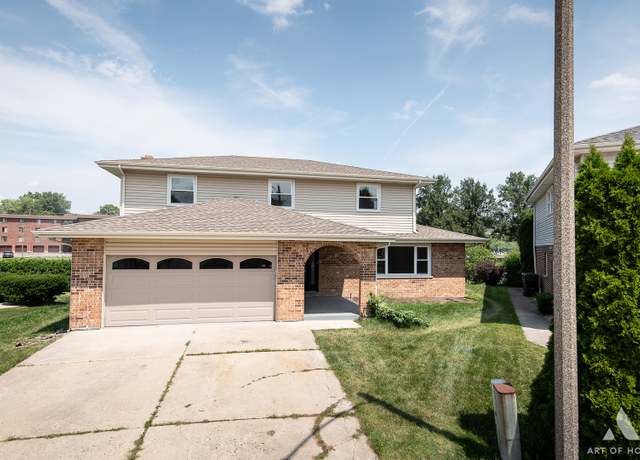 Property at 1028 Aspen Ct, Lake Zurich, IL 60047, 4 beds, 2.5 baths