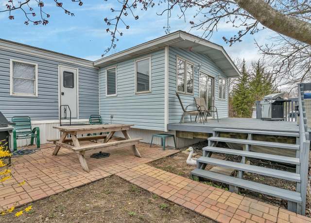 Property at 130 Tully Rd, Wilmington, IL 60481, 2 beds, 1 bath