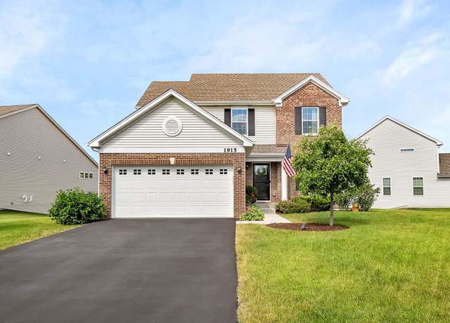 Property at 1915 Foxborough Way, Joliet, IL 60431, 3 beds, 2.5 baths