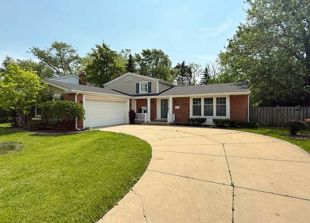 Property at 1807 S Surrey Ridge Dr, Arlington Heights, IL 60005, 3 beds, 2 baths