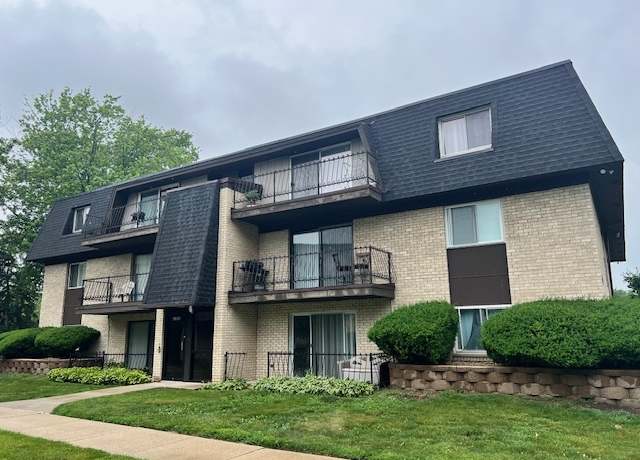 Property at 11111 S 84th Ave Unit 3A, Palos Hills, IL 60465, 2 beds, 1 bath
