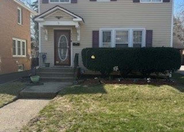 Property at 423 Hull Ct, Waukegan, IL 60085, 3 beds, 2.5 baths