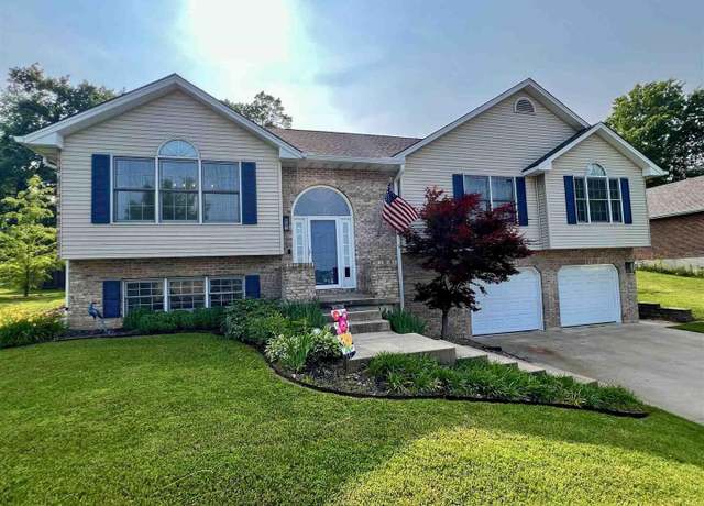 Property at 200 Hummingbird Ln, Hannibal, MO 63401, 4 beds, 3 baths