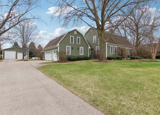Property at 11N201 Capulet Cir, Elgin, IL 60124, 4 beds, 3.5 baths