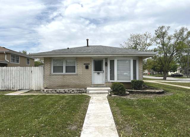 Property at 15100 Avers Ave, Midlothian, IL 60445, 3 beds, 2 baths