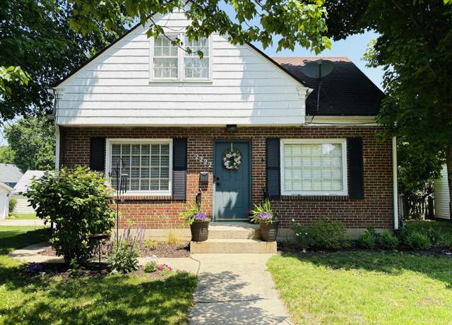 Property at 2222 Greenwood Ave, Rockford, IL 61107, 3 beds, 1.5 baths