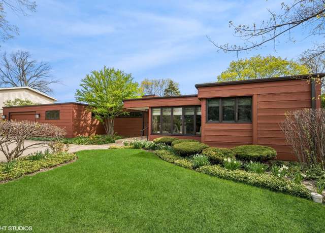 Property at 545 Green Bay Rd, Highland Park, IL 60035, 4 beds, 3 baths