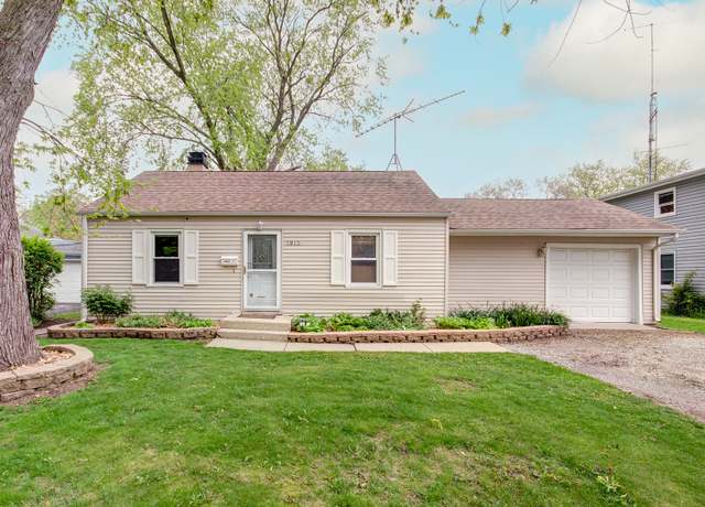Property at 1913 Kelly Ave, Crest Hill, IL 60403, 2 beds, 1 bath