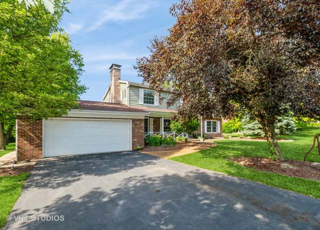 Property at 7820 Forestview Dr, Orland Park, IL 60462, 4 beds, 2.5 baths
