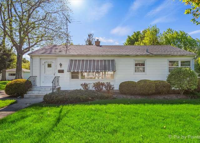 Property at 1029 S 5th St, St. Charles, IL 60174, 2 beds, 1 bath
