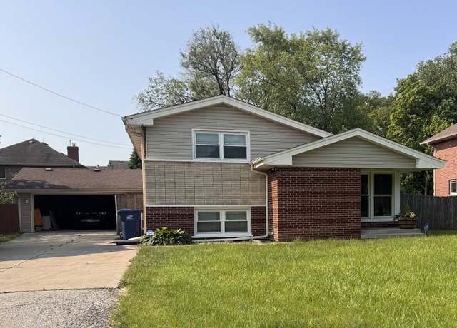 Property at 7909 W 93rd St, Hickory Hills, IL 60457, 3 beds, 2 baths