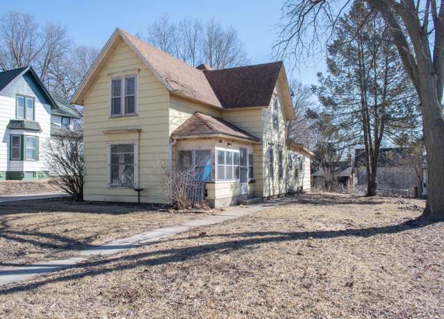 Property at 313 Market St, Prophetstown, IL 61277, 4 beds, 1.5 baths