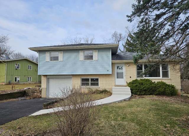 Property at 43 Woodview Ln, Algonquin, IL 60102, 3 beds, 2.5 baths