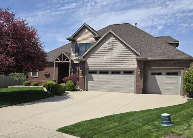 Property at 2212 Jessamine Rd, Bloomington, IL 61704, 4 beds, 3.5 baths