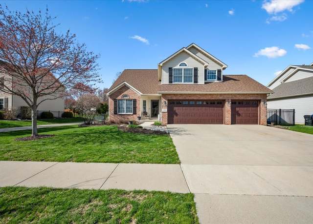 Property at 3102 Sable Oaks Rd, Bloomington, IL 61704, 4 beds, 2.5 baths