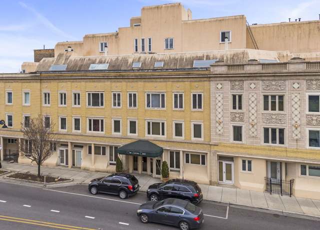 Property at 6337 Roosevelt Rd #413, Berwyn, IL 60402, 2 beds, 1.5 baths