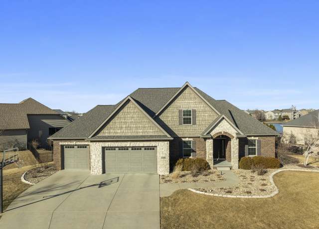 Property at 3604 Pamela Dr, Bloomington, IL 61704, 6 beds, 4 baths