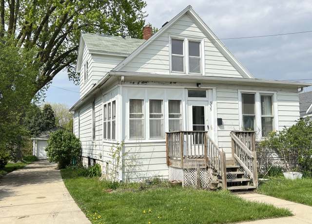 Property at 335 North Ave, Sycamore, IL 60178, 3 beds, 1.5 baths