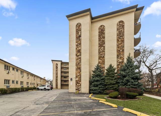 Property at 4572 N Milwaukee Ave Unit 2B, Chicago, IL 60630, 2 beds, 2 baths