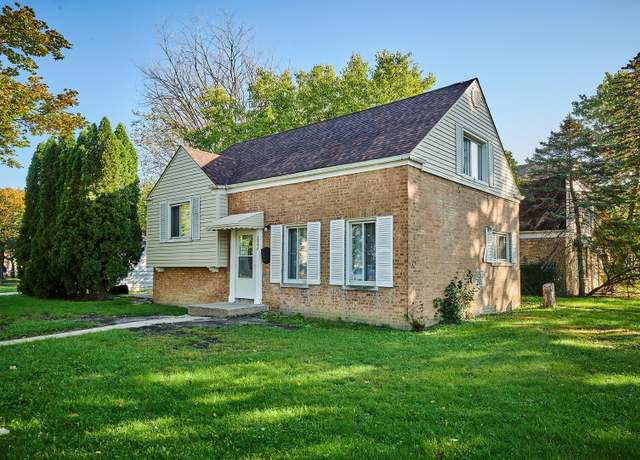 Property at 3742 W North Shore Ave, Lincolnwood, IL 60712, 3 beds, 1.5 baths