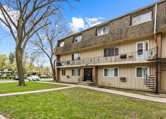 Property at 2304 Algonquin Rd #3, Rolling Meadows, IL 60008, 2 beds, 1 bath