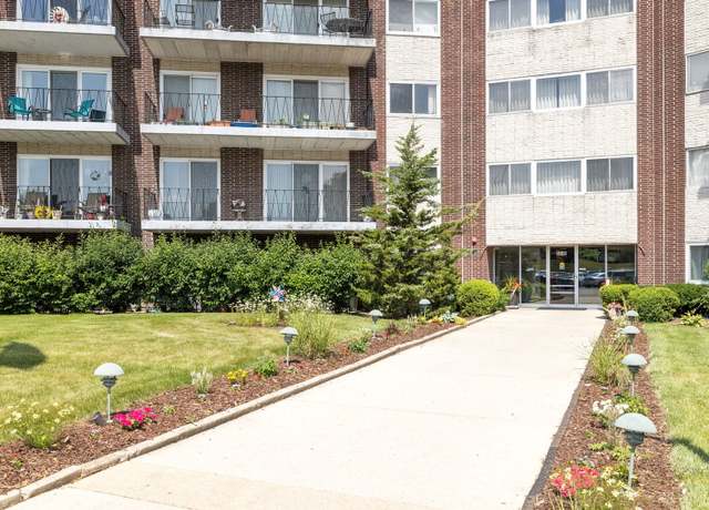Property at 5540 Walnut Ave Unit 9A, Downers Grove, IL 60515, 2 beds, 1 bath