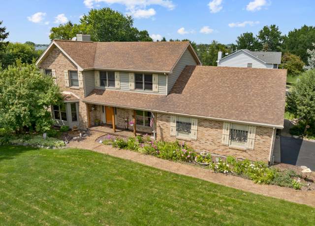 Property at 404 Arrowhead Dr, Gilberts, IL 60136, 5 beds, 3.5 baths