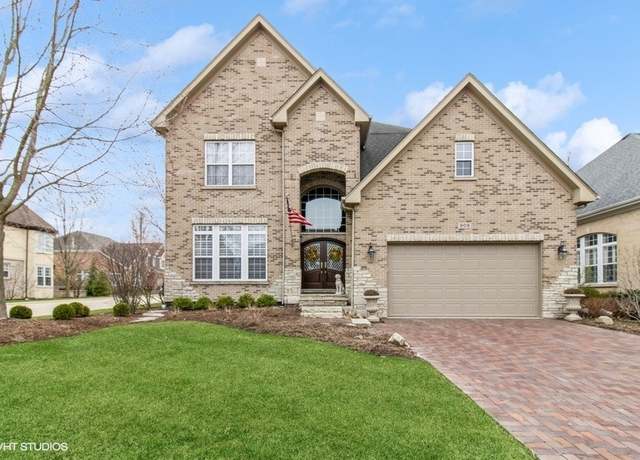 Property at 909 Red Oak Dr, Western Springs, IL 60558, 4 beds, 3.5 baths