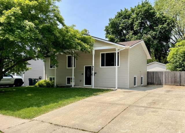 Property at 52 N Prairie Ave, Mundelein, IL 60060, 5 beds, 2 baths
