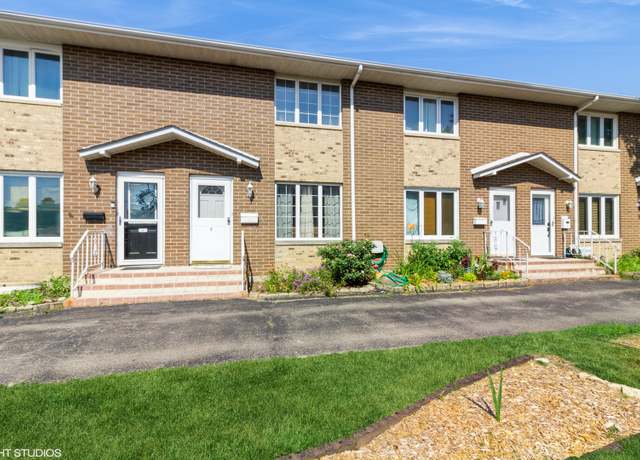 Property at 613 E 3rd St #4, Lockport, IL 60441, 2 beds, 2.5 baths