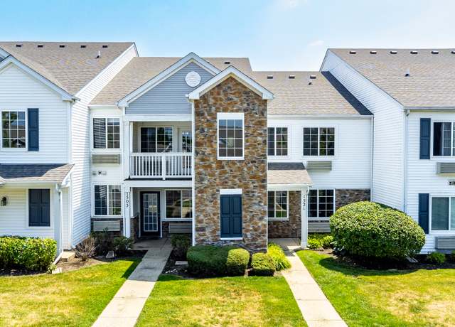 Property at 1521 Silverstone Dr #3, Carpentersville, IL 60110, 1 bed, 1 bath