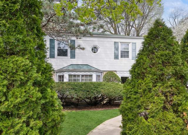 Property at 510 Ridge Ave, Evanston, IL 60202, 3 beds, 1.5 baths