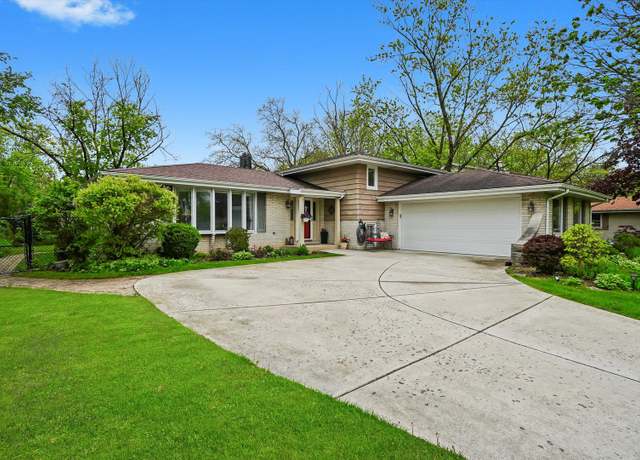 Property at 7513 Rohrer Dr, Downers Grove, IL 60516, 3 beds, 2 baths