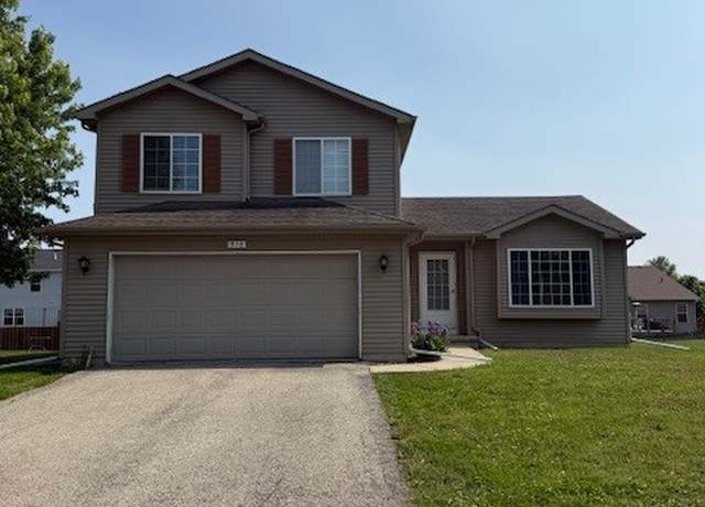 Property at 916 Bluegrass Ln, Plano, IL 60545, 3 beds, 2.5 baths