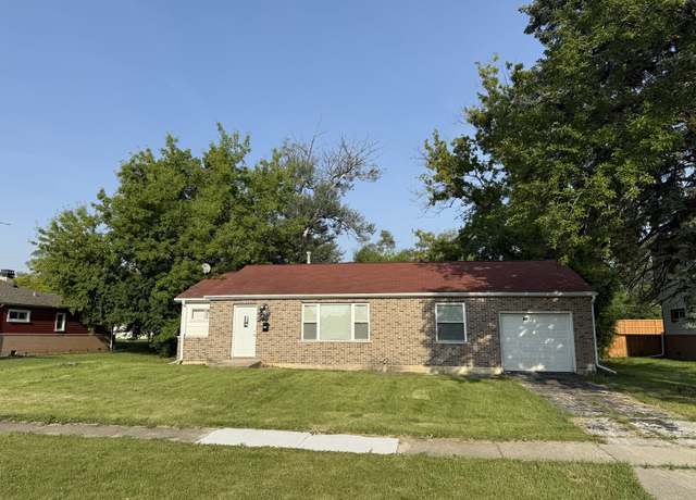 Property at 700 Cumberland St, Hoffman Estates, IL 60194, 3 beds, 2 baths