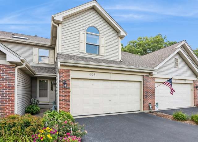 Property at 202 Woodboro Dr, West Chicago, IL 60185, 2 beds, 2.5 baths