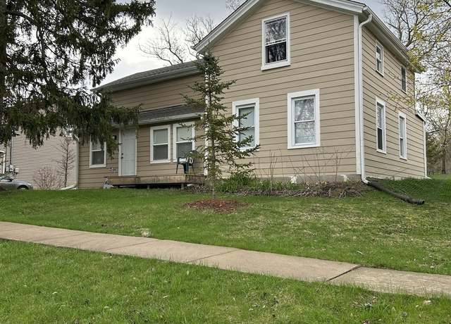 Property at 608 Brown St, Woodstock, IL 60098, 3 beds, 1 bath
