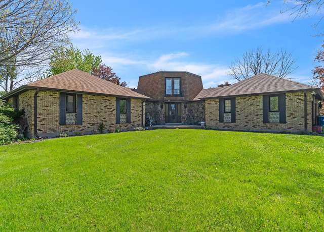 Property at 38W344 Thunder Gap Ct, Elgin, IL 60124, 4 beds, 3 baths
