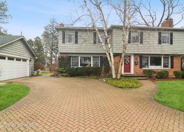 Property at 401 S Carlyle Pl, Arlington Heights, IL 60004, 4 beds, 3.5 baths