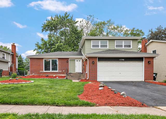 Property at 17708 Pebblewood Ln, Hazel Crest, IL 60429, 3 beds, 2.5 baths