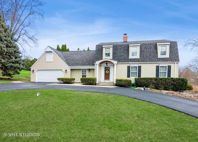 Property at 301 Poteet Ave, Inverness, IL 60010, 4 beds, 2.5 baths