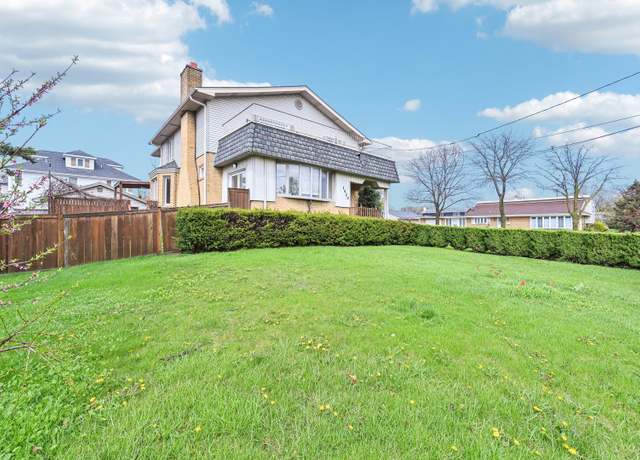 Property at 1420 Oakton St, Park Ridge, IL 60068, 6 beds, 4 baths