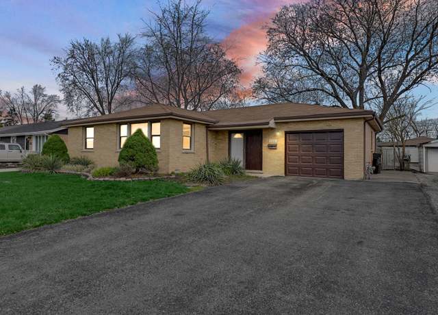 Property at 12801 W Playfield Dr, Crestwood, IL 60418, 3 beds, 2 baths